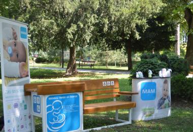 Keprom installs a MAM breastfeeding bench and presents a donation to the Emergency Medical Service in Pančevu
