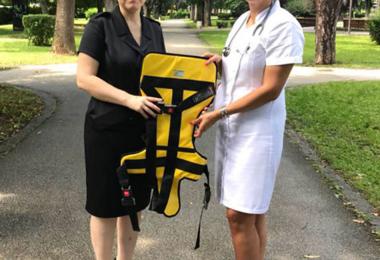 Keprom’s second donation of a restraint system for the safe transport of children to the Emergency Medical Service in Čačak